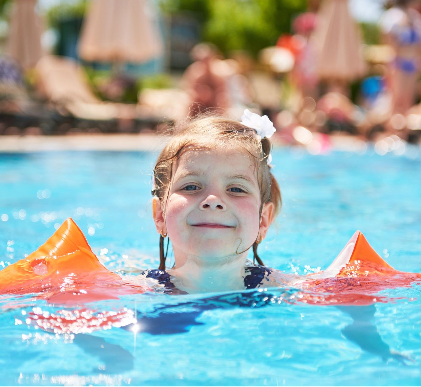 ¿Cómo disfrutar de un verano seguro en familia? Consejos de prevención y primeros auxilios