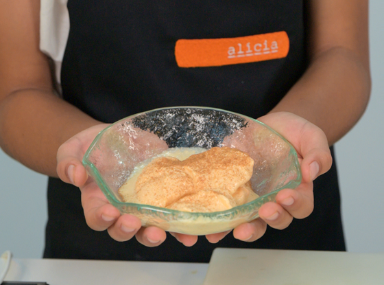 Helado de melocotón y almendra